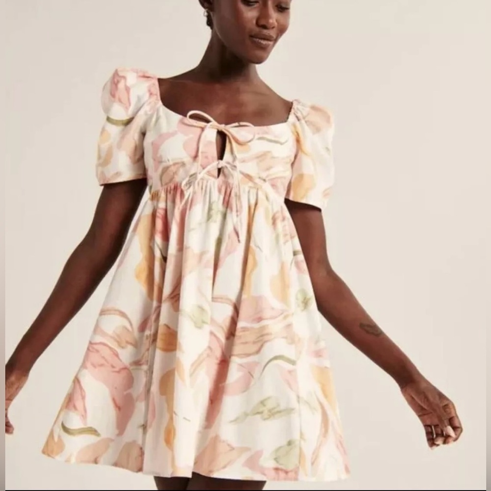 Abercrombie & Fitch keyhole babydoll mini dress